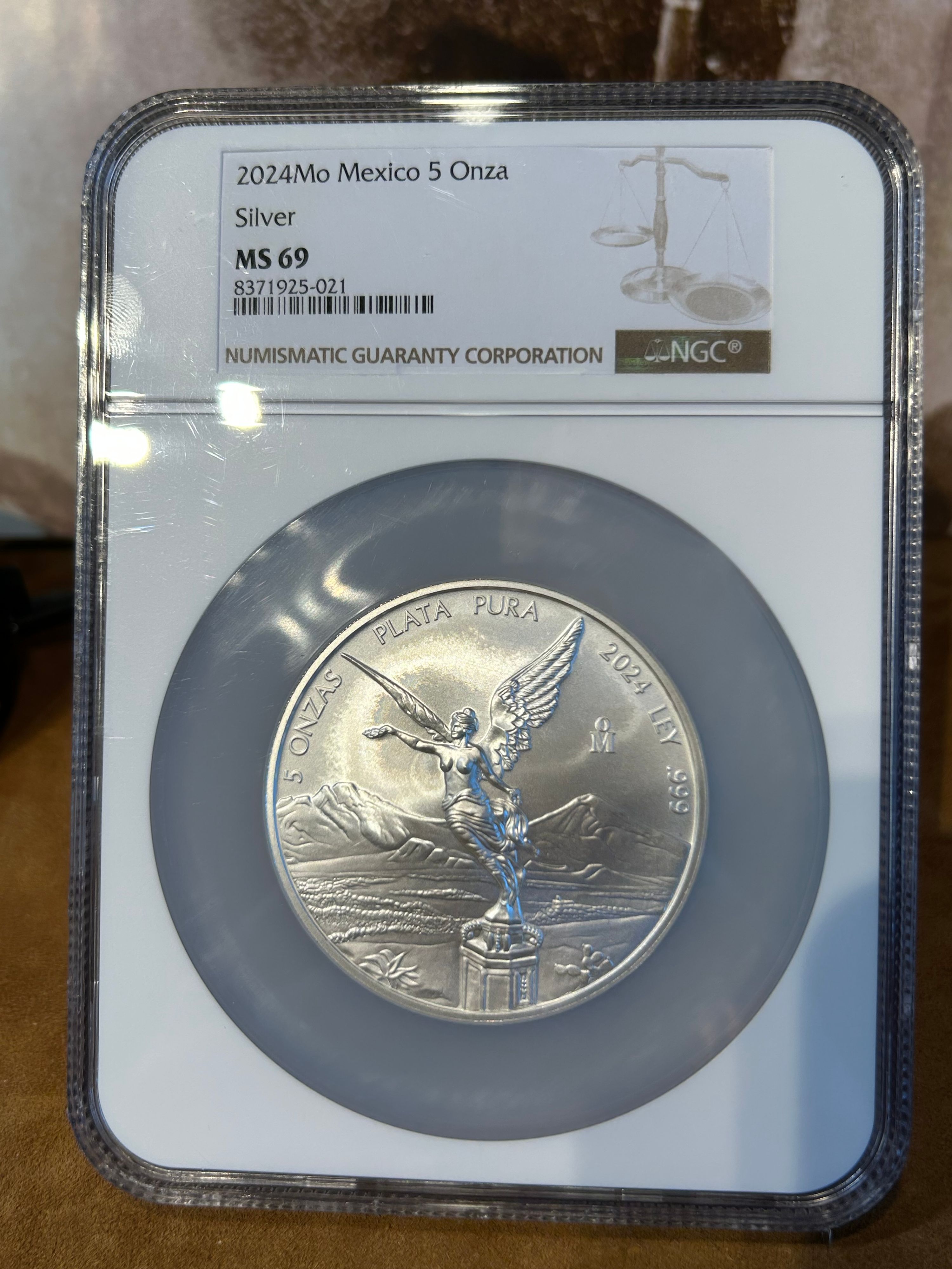 2024 英国 £5 テューダービーストNGC MS69 DPL 2024 5 oz Libertad NGC MS69 | PeerMetals