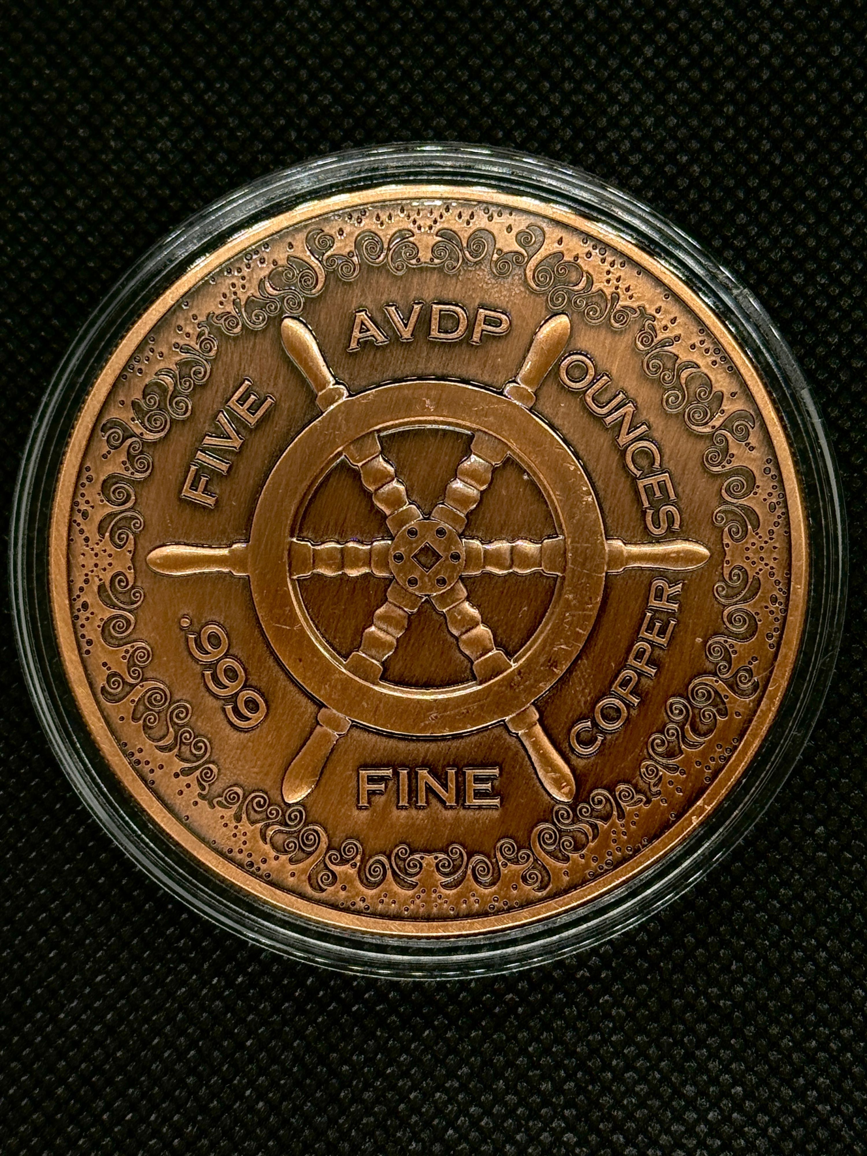 1) 1 oz .999 Fine Copper Round Reindeer Rudolph / Christmas Tree in
